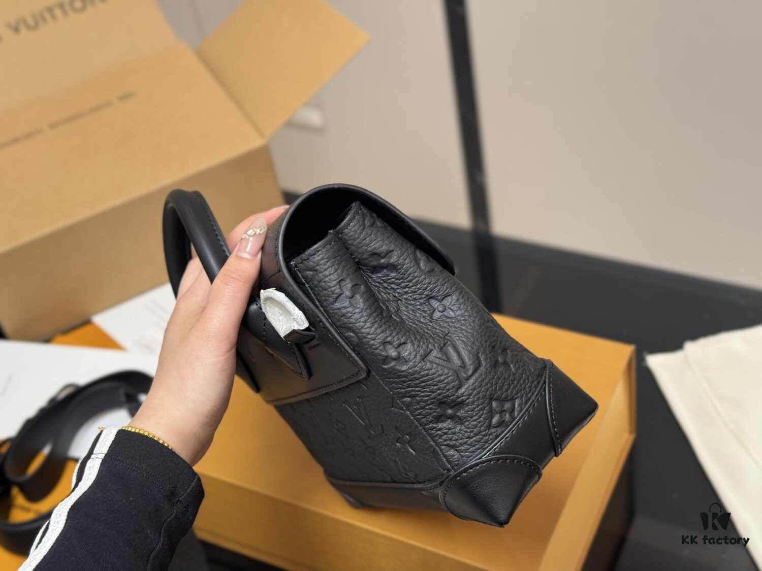 LV Men's Messenger Bag with Foldable Box