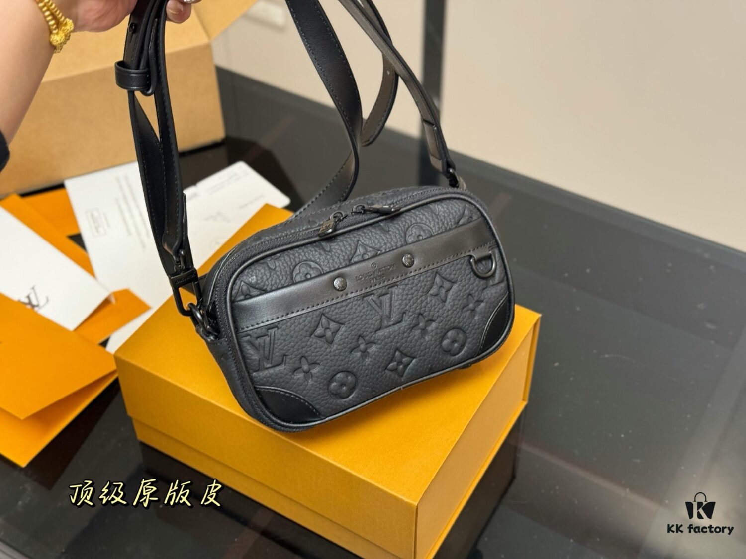 Foldable Box Airplane Box for LV Men's Camera Bag 25ss, God-Level Style!