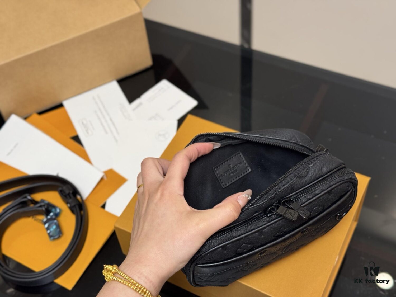 Foldable Box Airplane Box for LV Men's Camera Bag 25ss, God-Level Style!