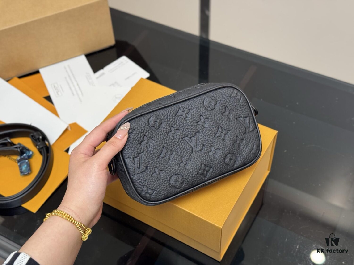 Foldable Box Airplane Box for LV Men's Camera Bag 25ss, God-Level Style!