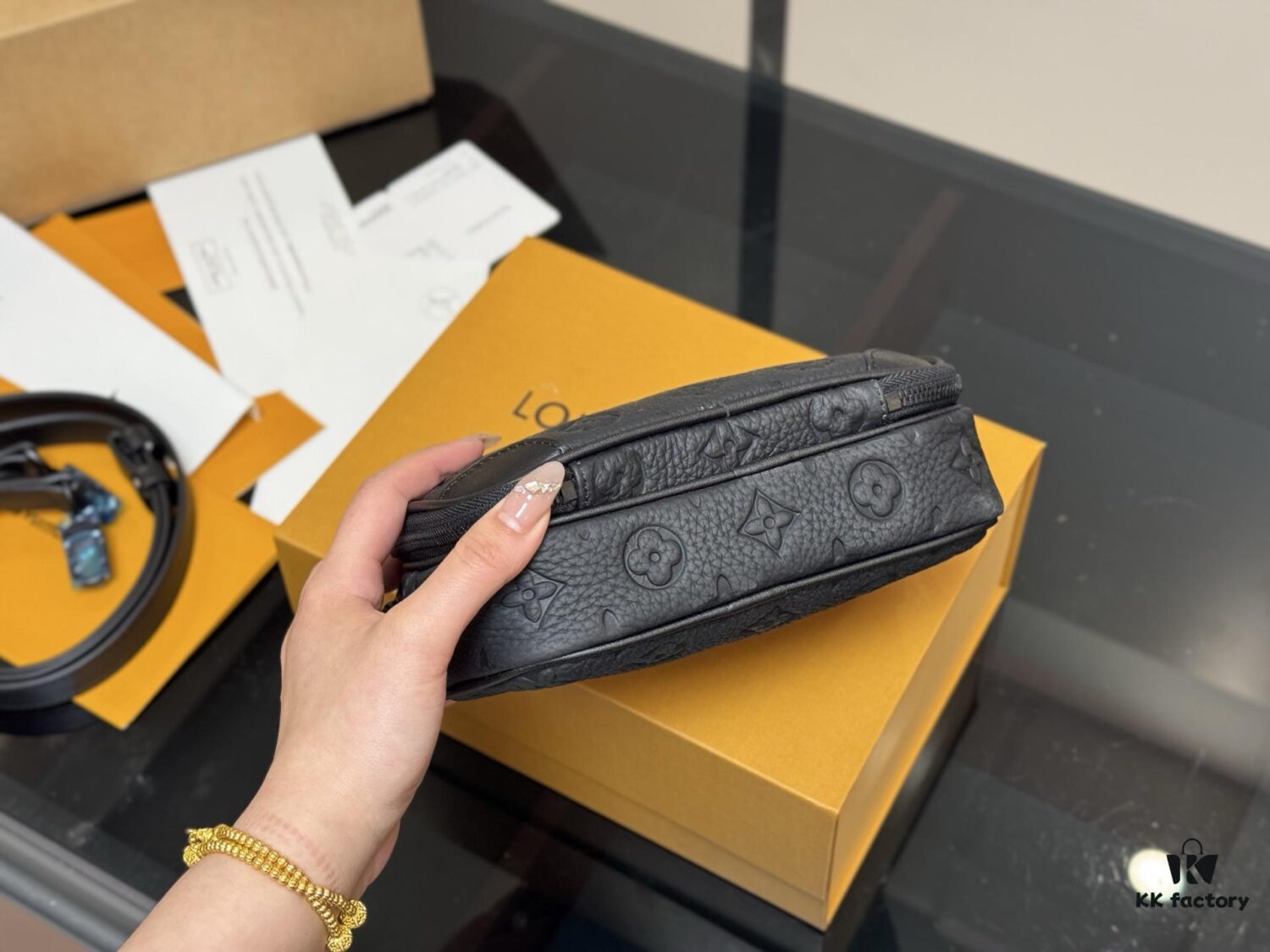 Foldable Box Airplane Box for LV Men's Camera Bag 25ss, God-Level Style!