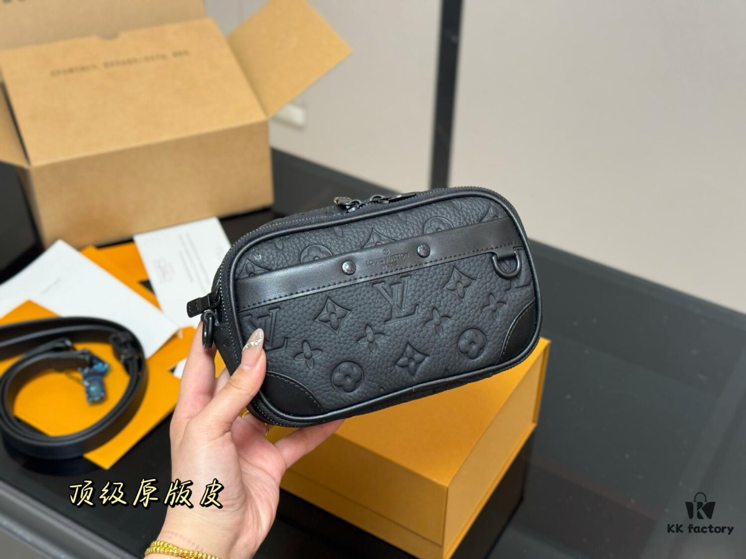 Foldable Box Airplane Box for LV Men's Camera Bag 25ss, God-Level Style!
