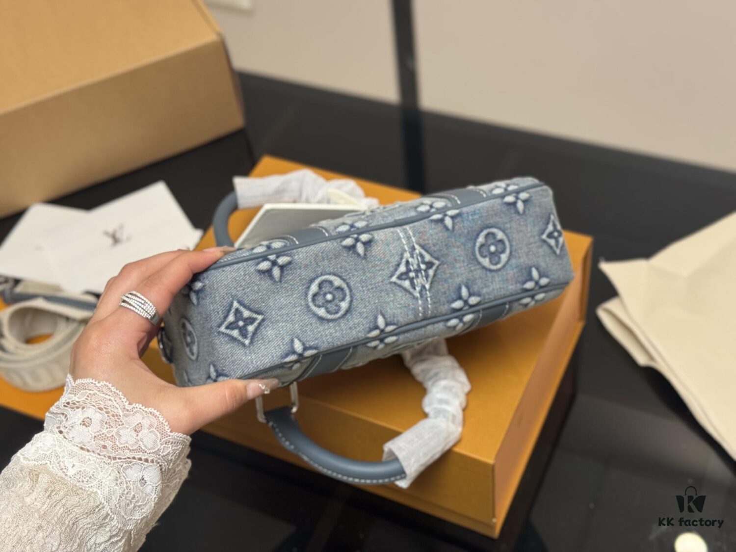 New Men's Camera Bag with Foldable Aircraft Box