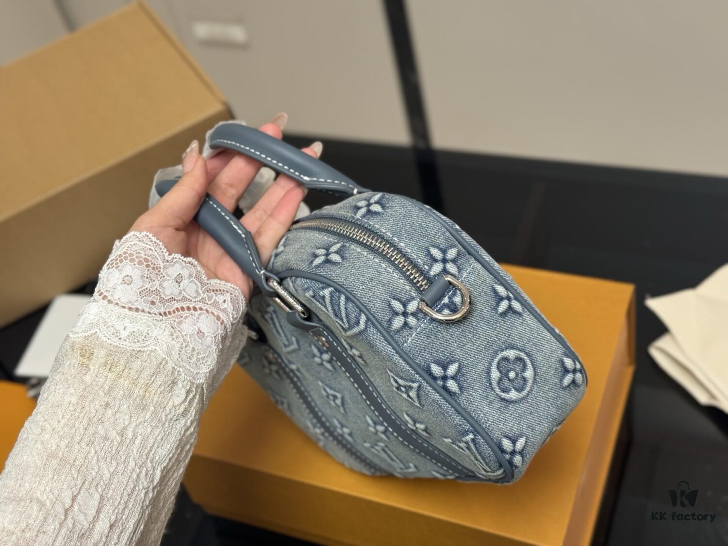 New Men's Camera Bag with Foldable Aircraft Box