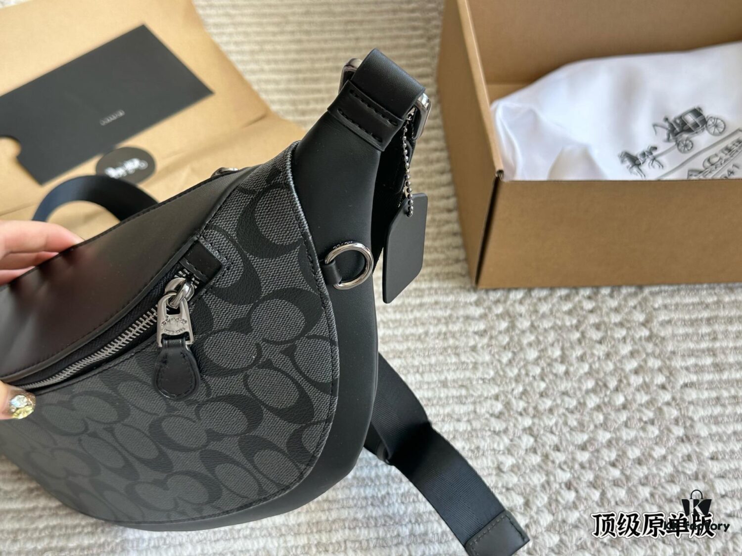 Original Order Version | COACH WARREN Men's Waist Bag, a must-have style that looks great on every fashionable man – same look as LV but at a fraction of the price!