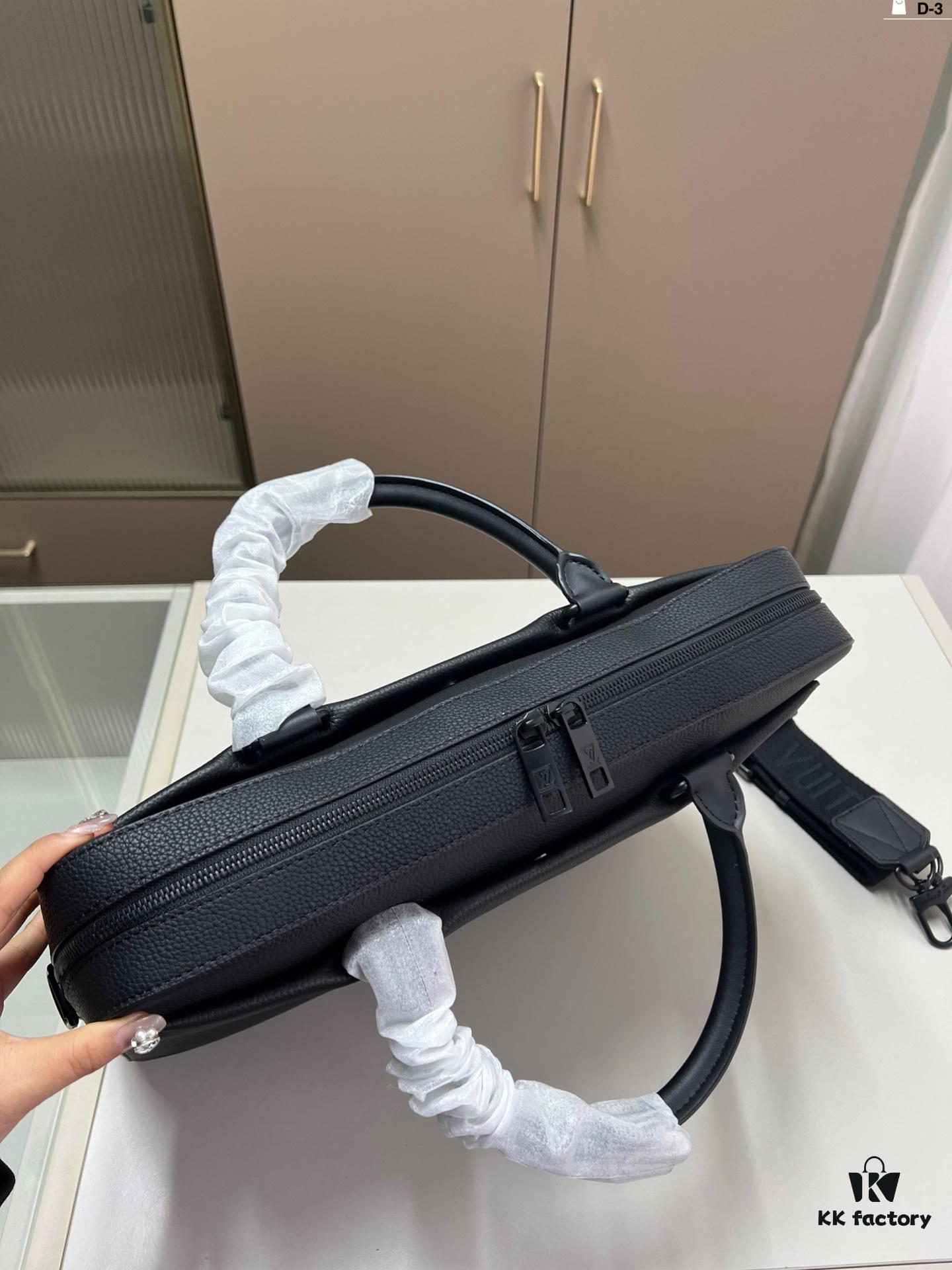 Louis Vuitton Men's Briefcase, Can Be Worn Crossbody or Carried by Hand, Spacious Capacity Fits Documents and Laptop, Size D-3-2 40×28