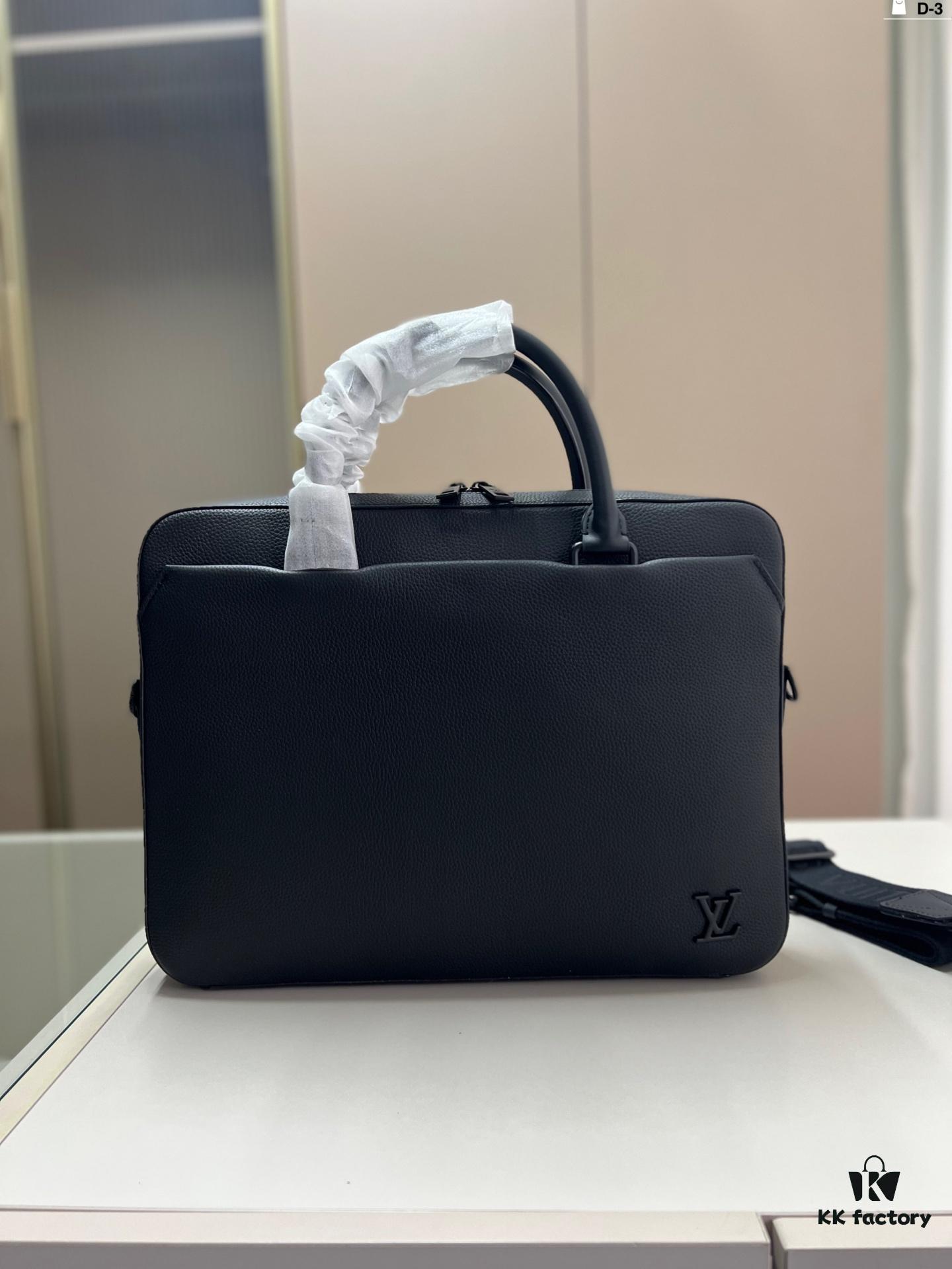 Louis Vuitton Men's Briefcase, Can Be Worn Crossbody or Carried by Hand, Spacious Capacity Fits Documents and Laptop, Size D-3-2 40×28