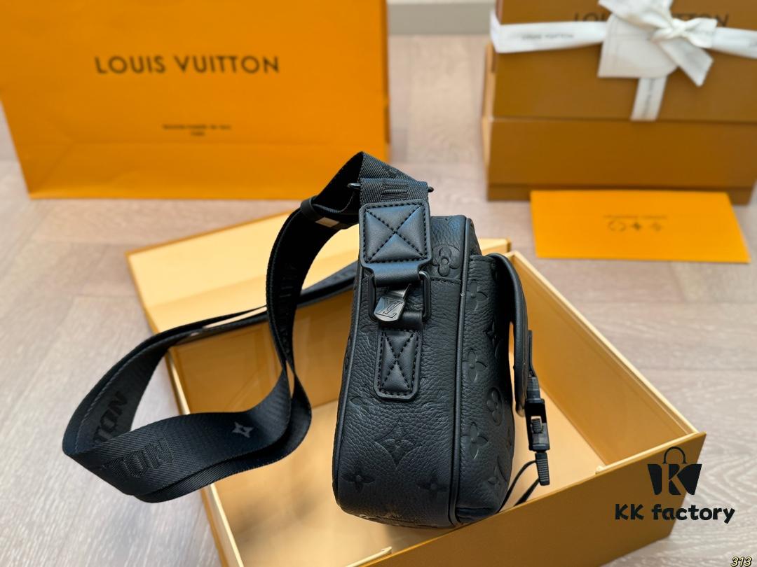 Foldable Box Lv Men's Camera Bag, Fashionable and Elegant Design, Perfect Size 18x17