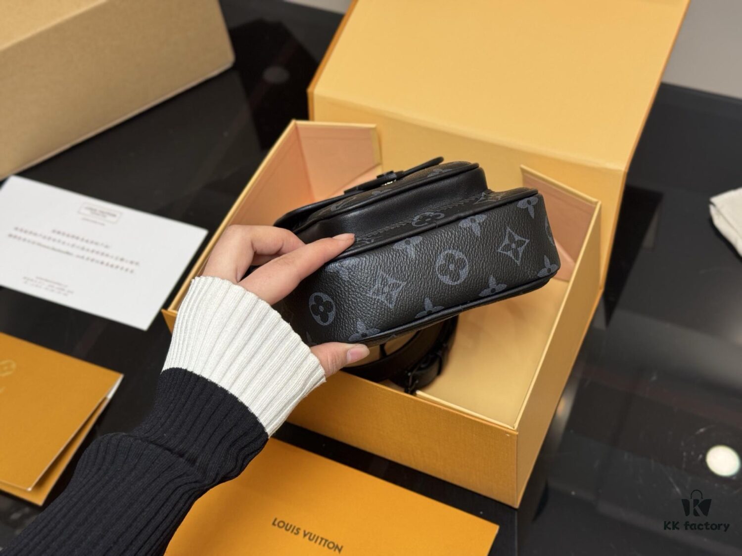 Foldable Box Airplane Box for LV Men's Camera Bag 25ss, God-Level Style!