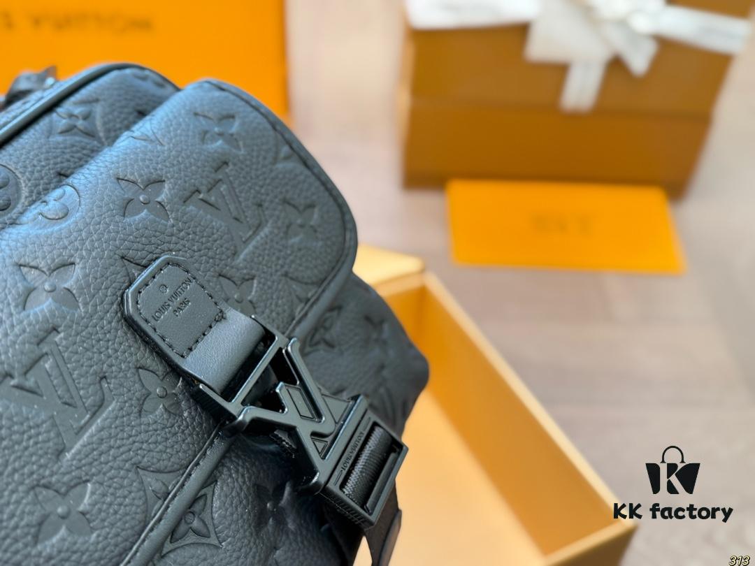 Foldable Box Lv Men's Camera Bag, Fashionable and Elegant Design, Perfect Size 18x17