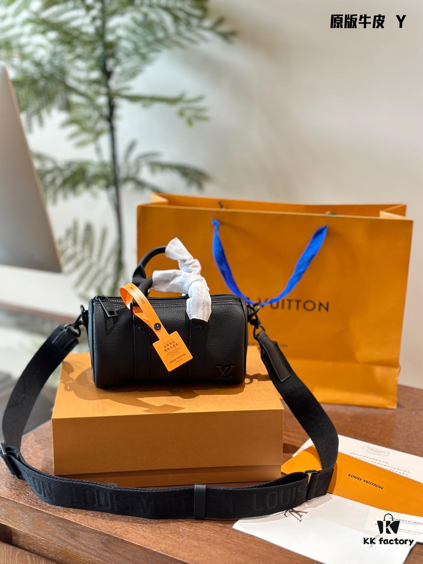 LV KEEPALL Black Men's Crossbody Bag for Men OOTD