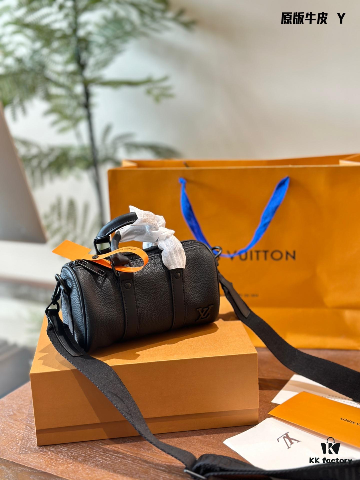 LV KEEPALL Black Men's Crossbody Bag for Men OOTD