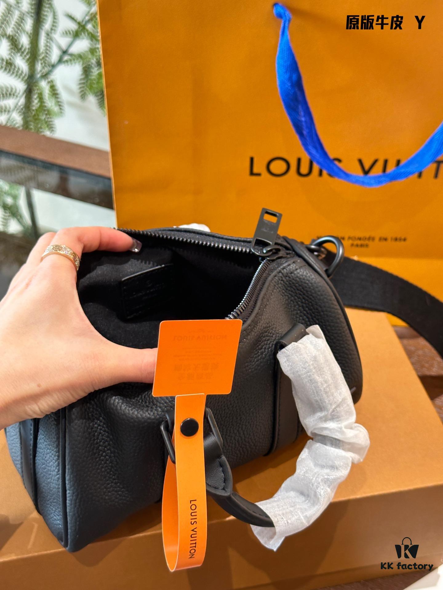 LV KEEPALL Black Men's Crossbody Bag for Men OOTD