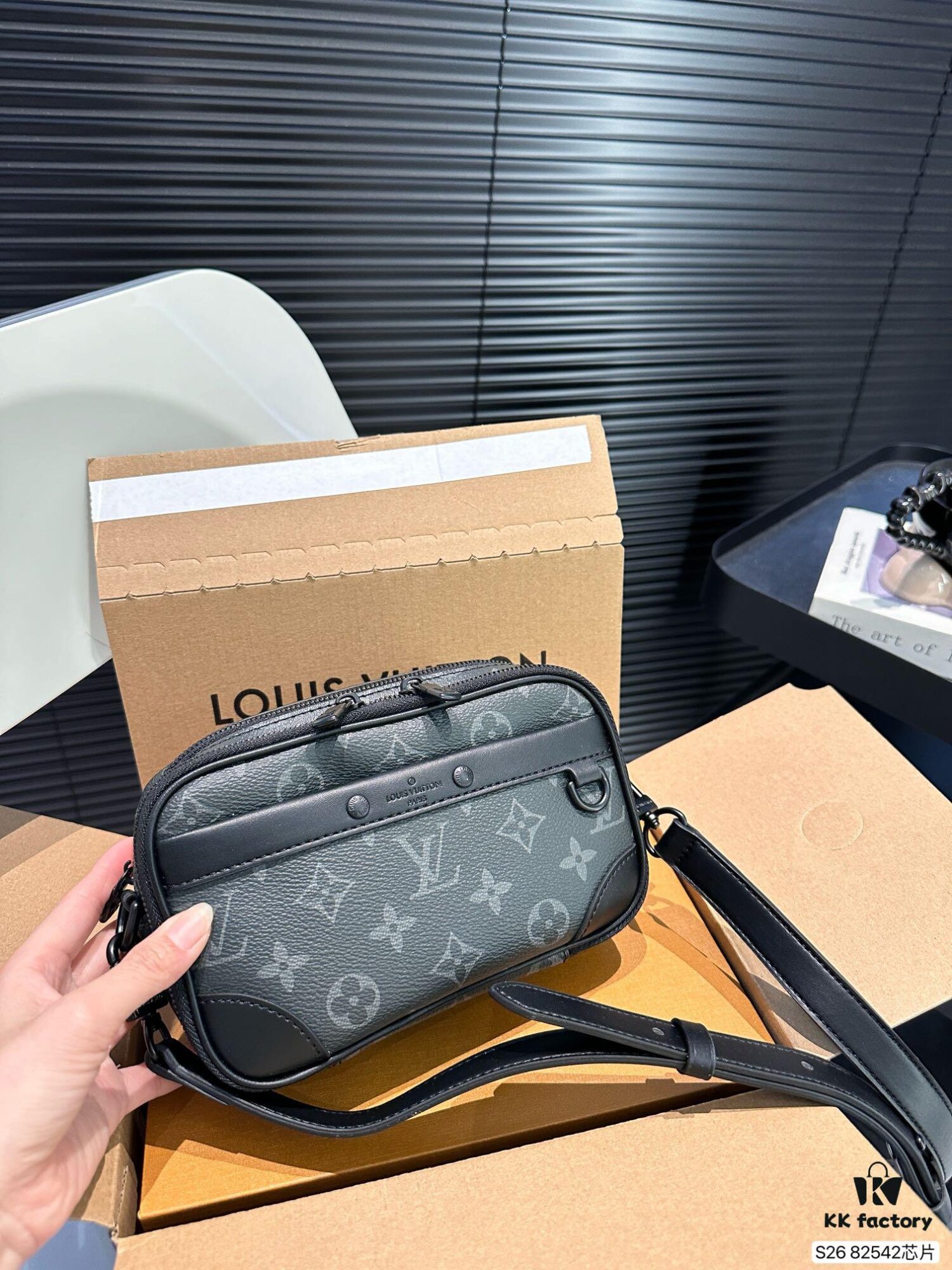 LV New Men's Camera Bag with Airplane Box Foldable Packaging