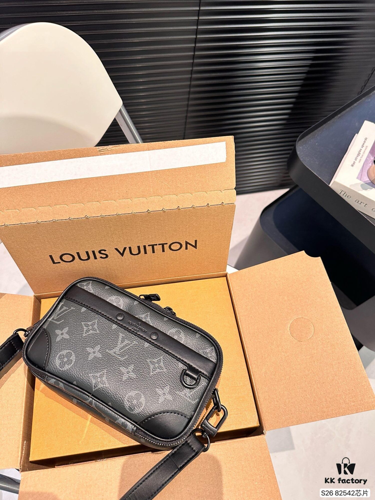LV New Men's Camera Bag with Airplane Box Foldable Packaging