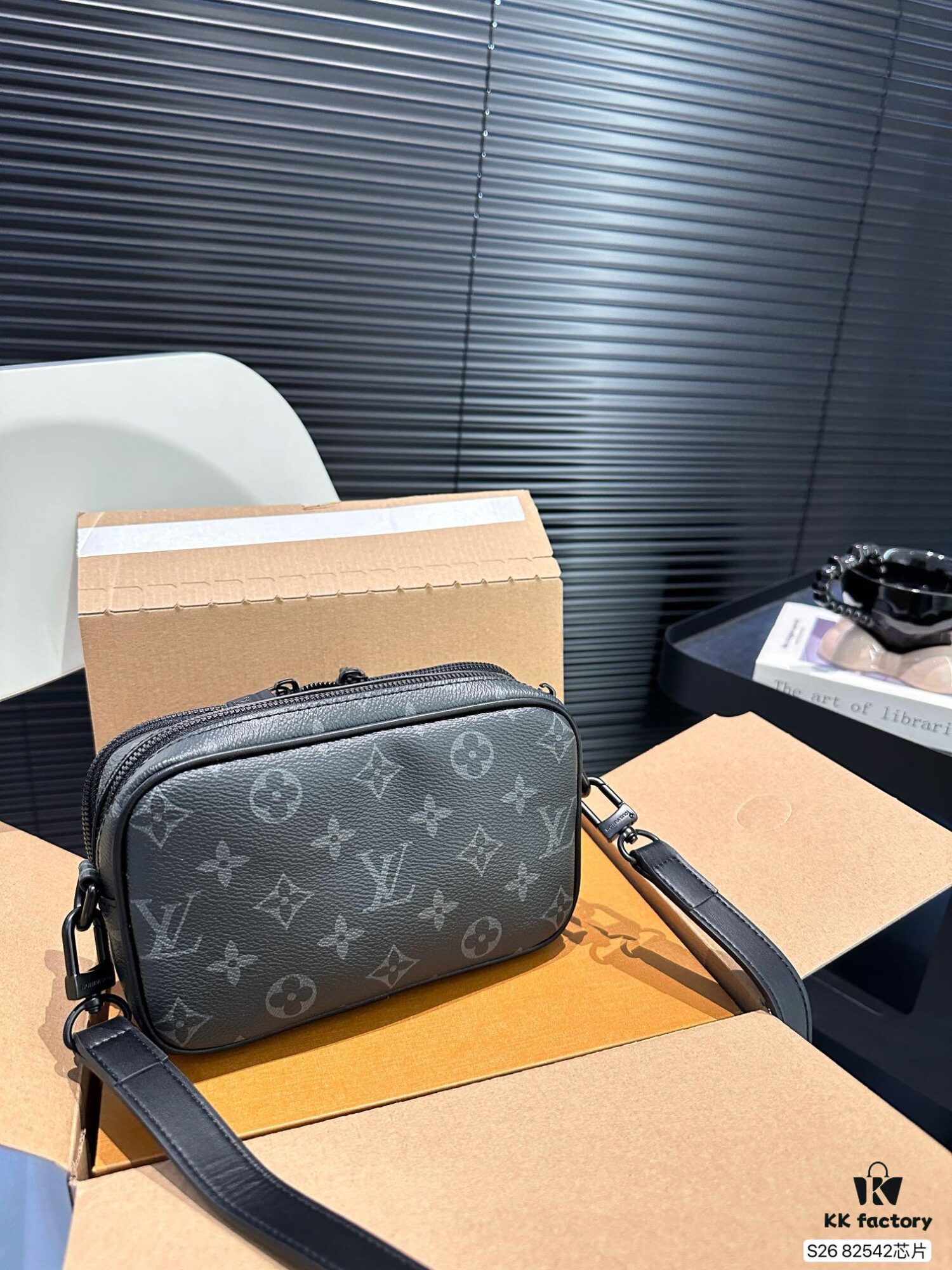 LV New Men's Camera Bag with Airplane Box Foldable Packaging