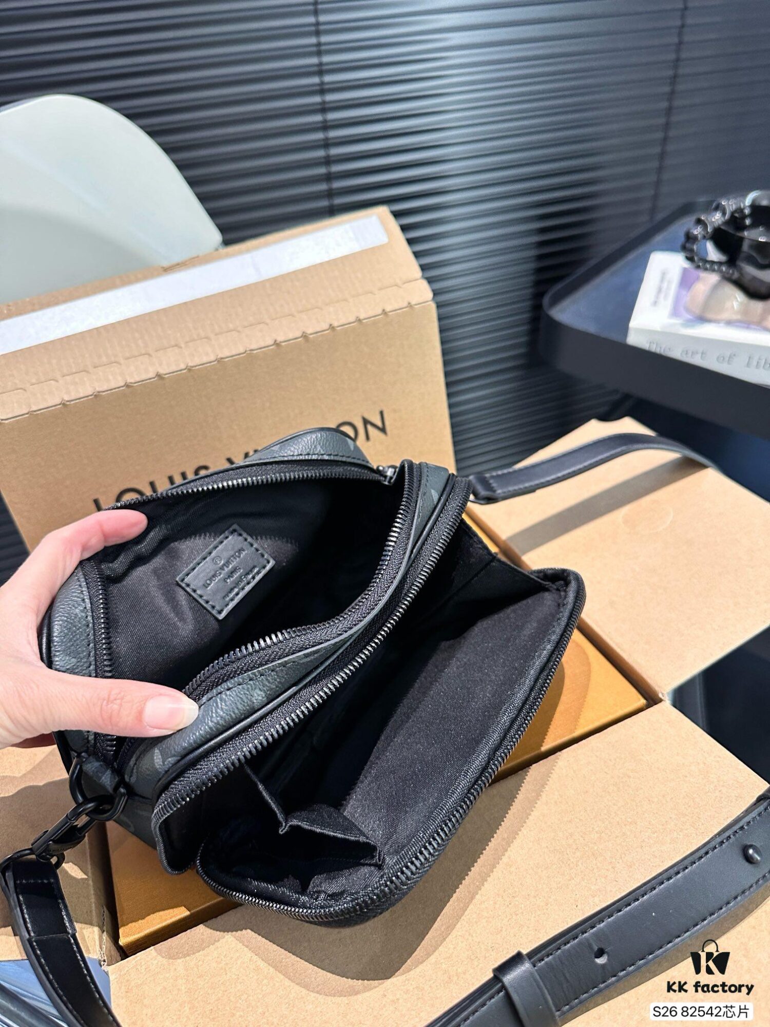 LV New Men's Camera Bag with Airplane Box Foldable Packaging