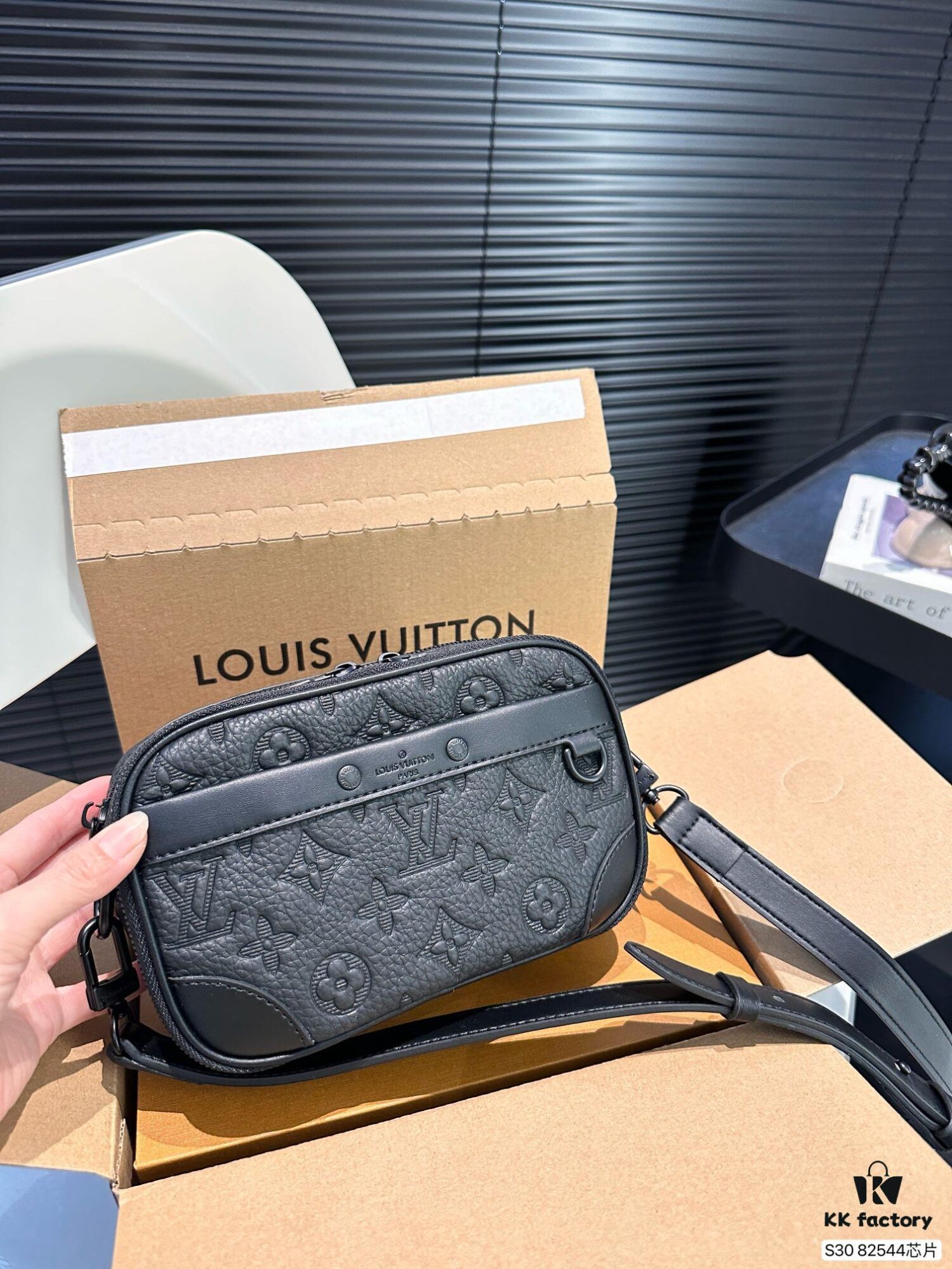 LV New Men's Camera Bag with Airplane Box Folding Packaging
