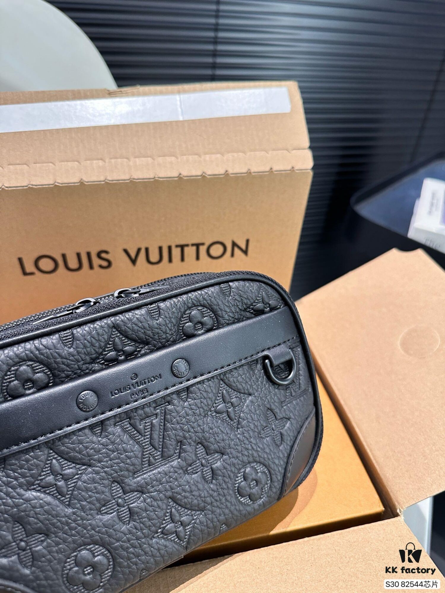 LV New Men's Camera Bag with Airplane Box Folding Packaging