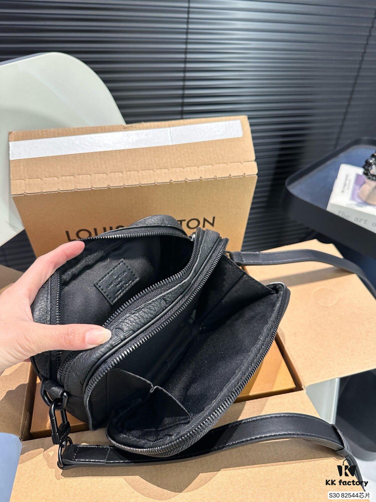 LV New Men's Camera Bag with Airplane Box Folding Packaging