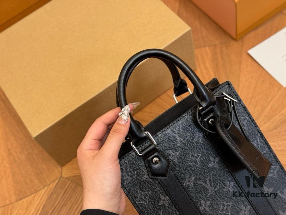 LV Men's Sac Plat VOYAGER Tote Bag with Foldable Aircraft Box, Size: 22.19cm