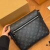 Foldable Plane Box for LV Men's High-Quality and Practical Multi-Wear Bag with Subtle Color Matching