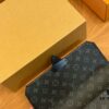 LV Men's Messenger Bag VOYAGER Foldable Box Airplane Box Size: 28*18cm
