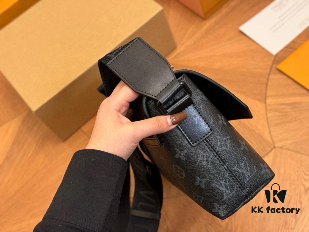 LV Men's Messenger Bag VOYAGER Foldable Box Airplane Box Size: 28*18cm