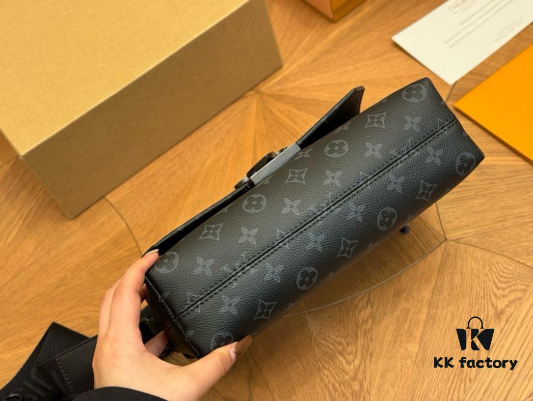 LV Men's Messenger Bag VOYAGER Foldable Box Airplane Box Size: 28*18cm