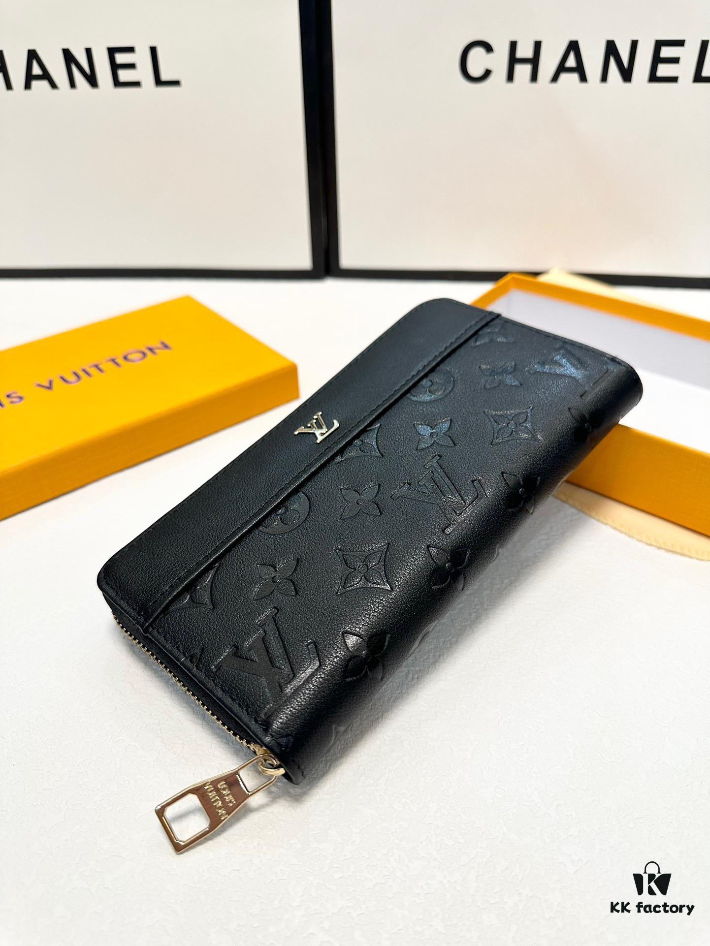 LV New Men's Hand Bag Black 20x10