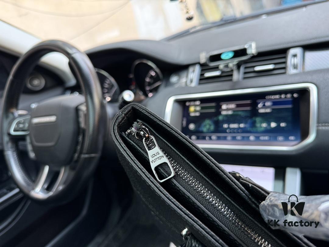 High-End New Arrival 'Louis Vuitton' LV Briefcase, Men's Leather Trim Briefcase, Premium Imported Original Fabric, High-Definition Metal Logo, Smooth Zippers, Fine Edging, Exquisite Craftsmanship