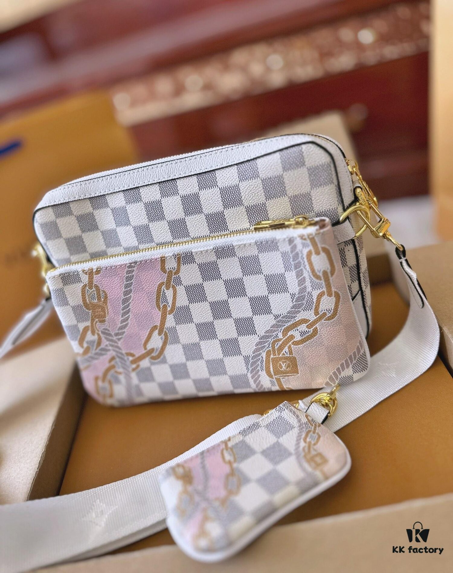 LV Louis Vuitton Men's Crossbody Bag, Three-in-One Foldable Gift Box Packaging