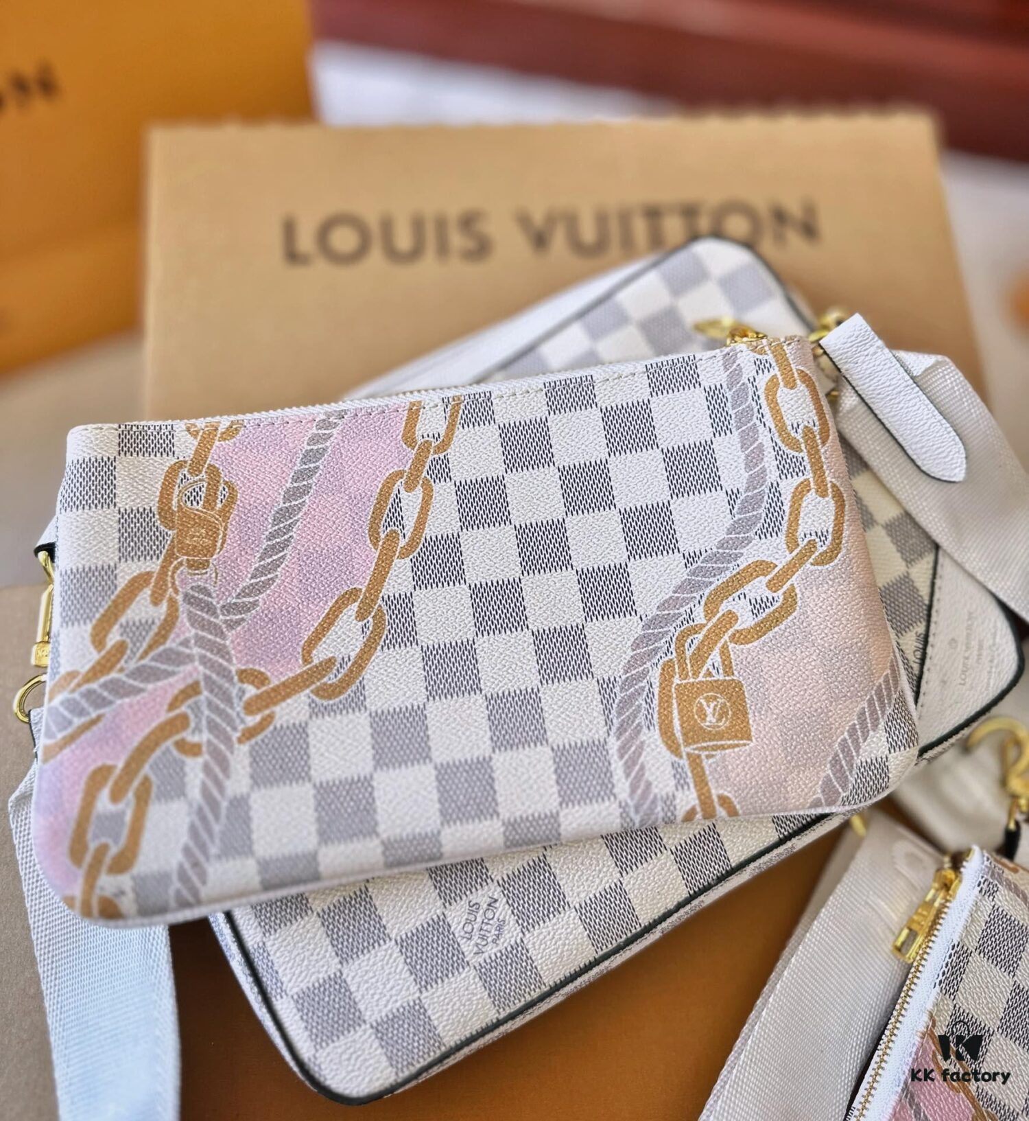 LV Louis Vuitton Men's Crossbody Bag, Three-in-One Foldable Gift Box Packaging