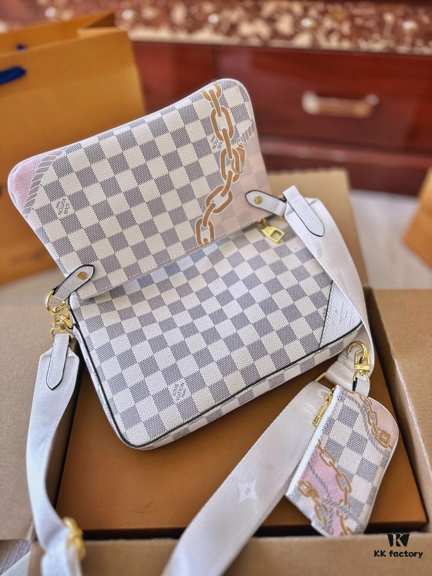 LV Louis Vuitton Men's Crossbody Bag, Three-in-One Foldable Gift Box Packaging