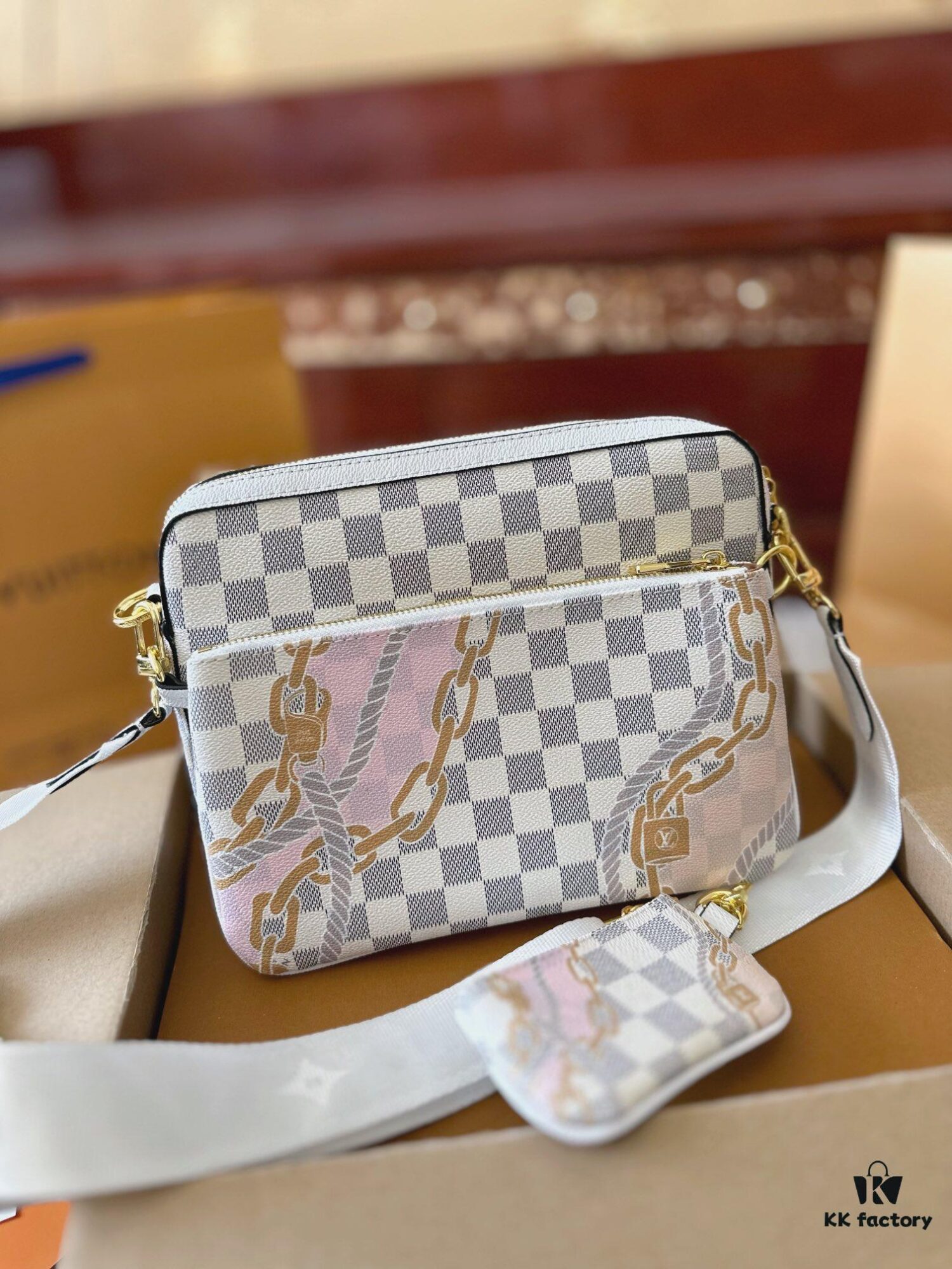 LV Louis Vuitton Men's Crossbody Bag, Three-in-One Foldable Gift Box Packaging