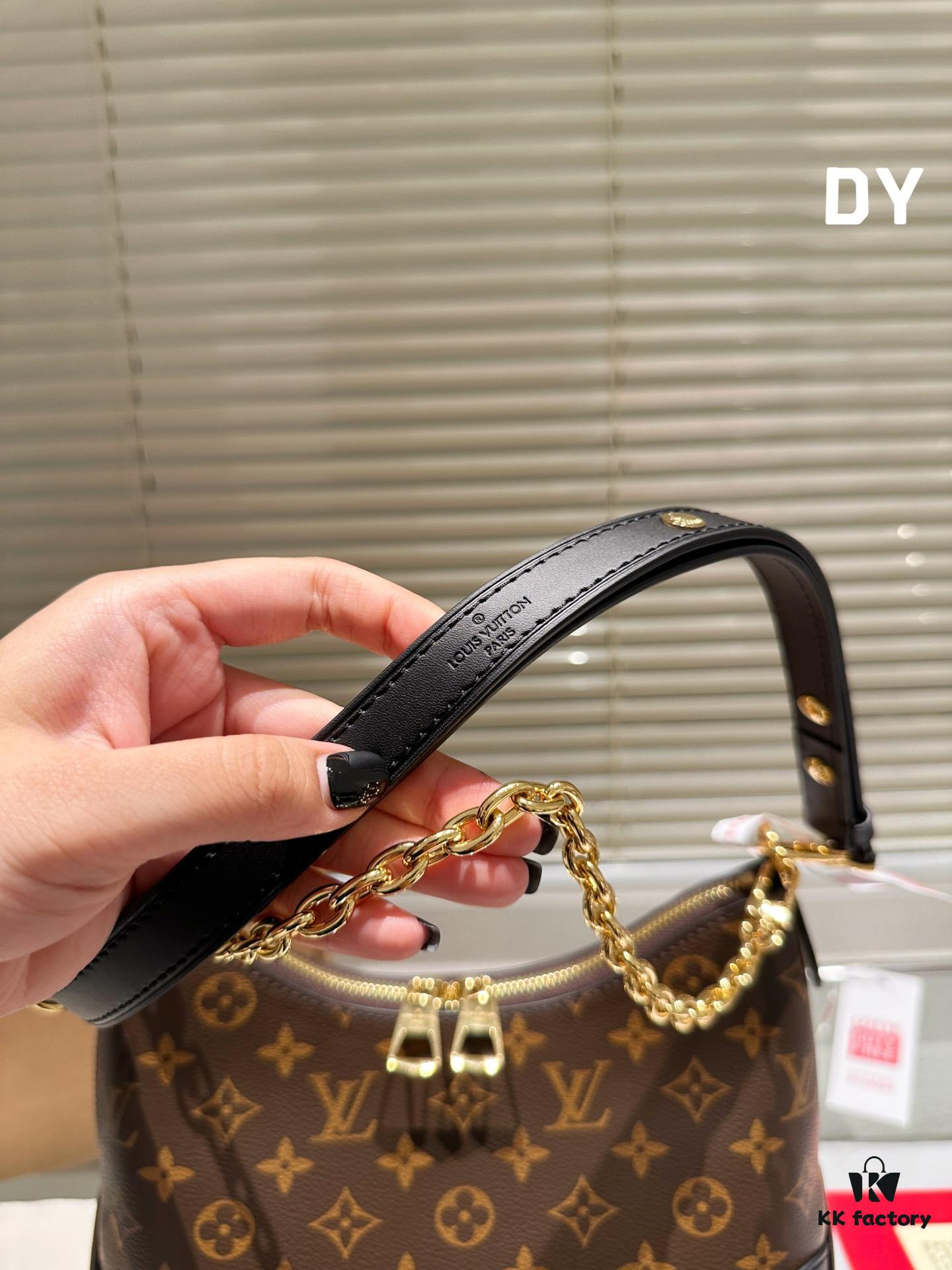 Top Quality Original Order Pure Cowhide Full Steel Hardware LV Boulogne Messenger Bag Horn Bag