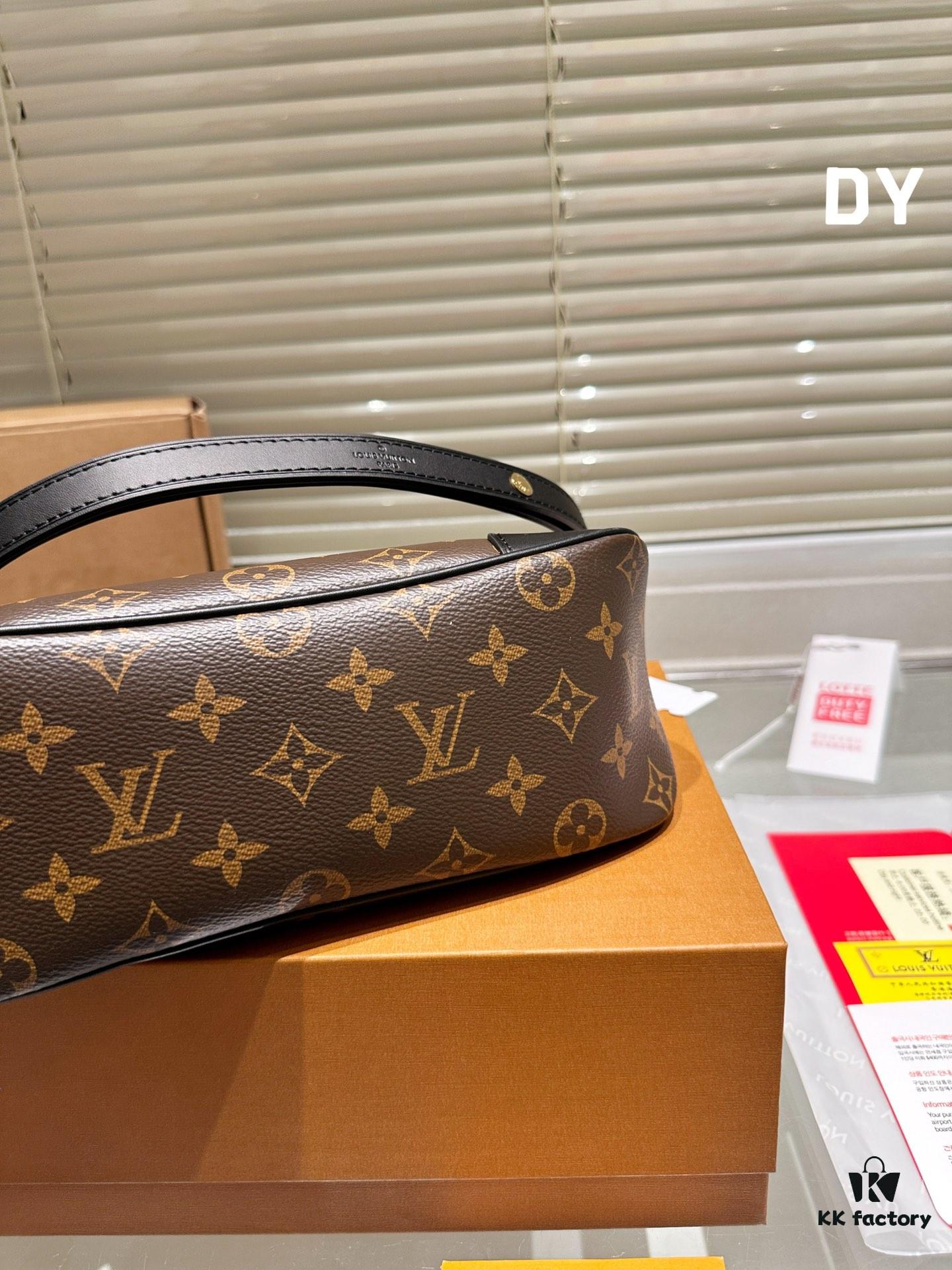 Top Quality Original Order Pure Cowhide Full Steel Hardware LV Boulogne Messenger Bag Horn Bag