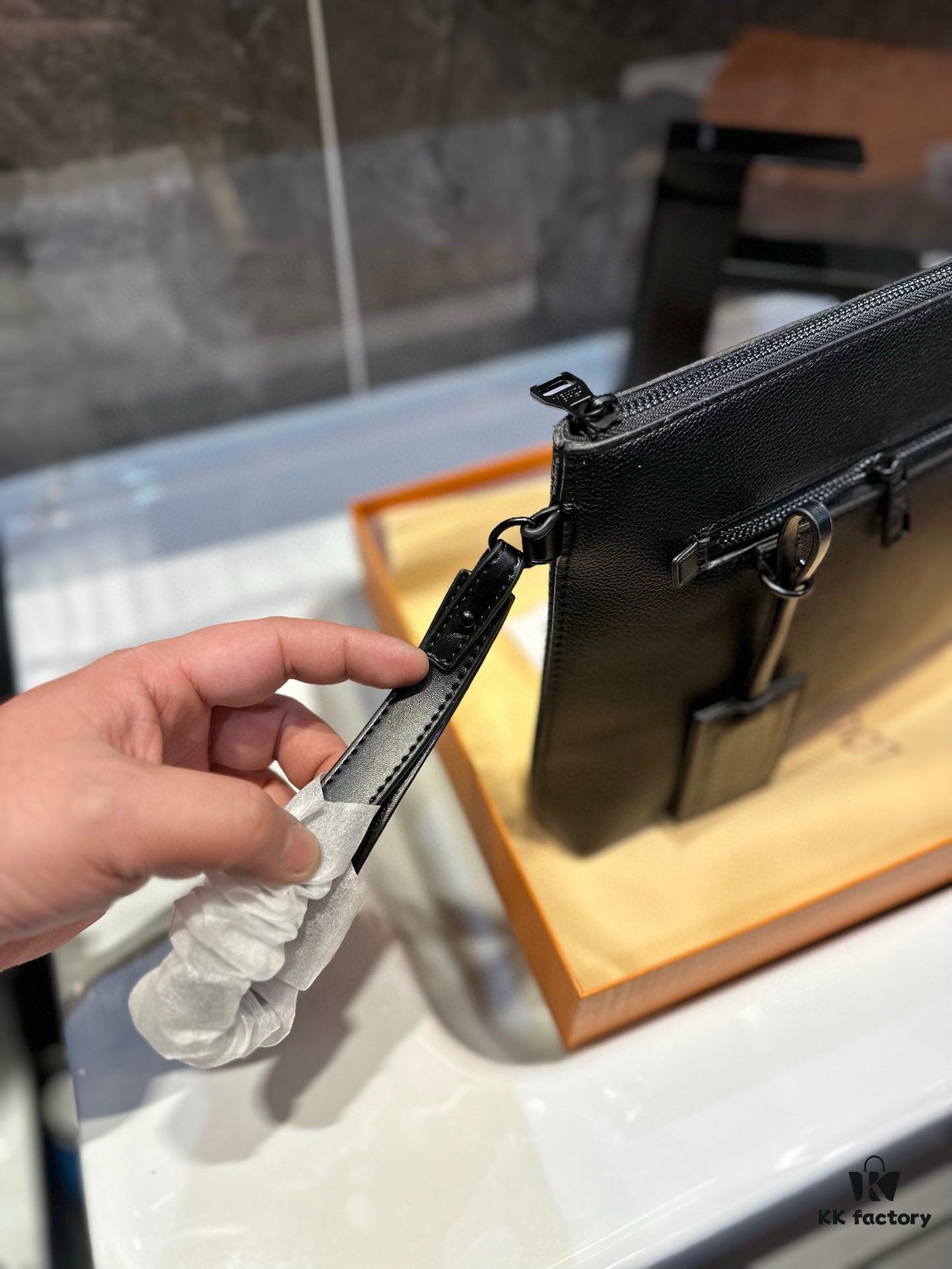 LV New Men's Clutch Bag, Stylish and Youthful Design, Compact Camera-style Pouch with Adjustable Strap