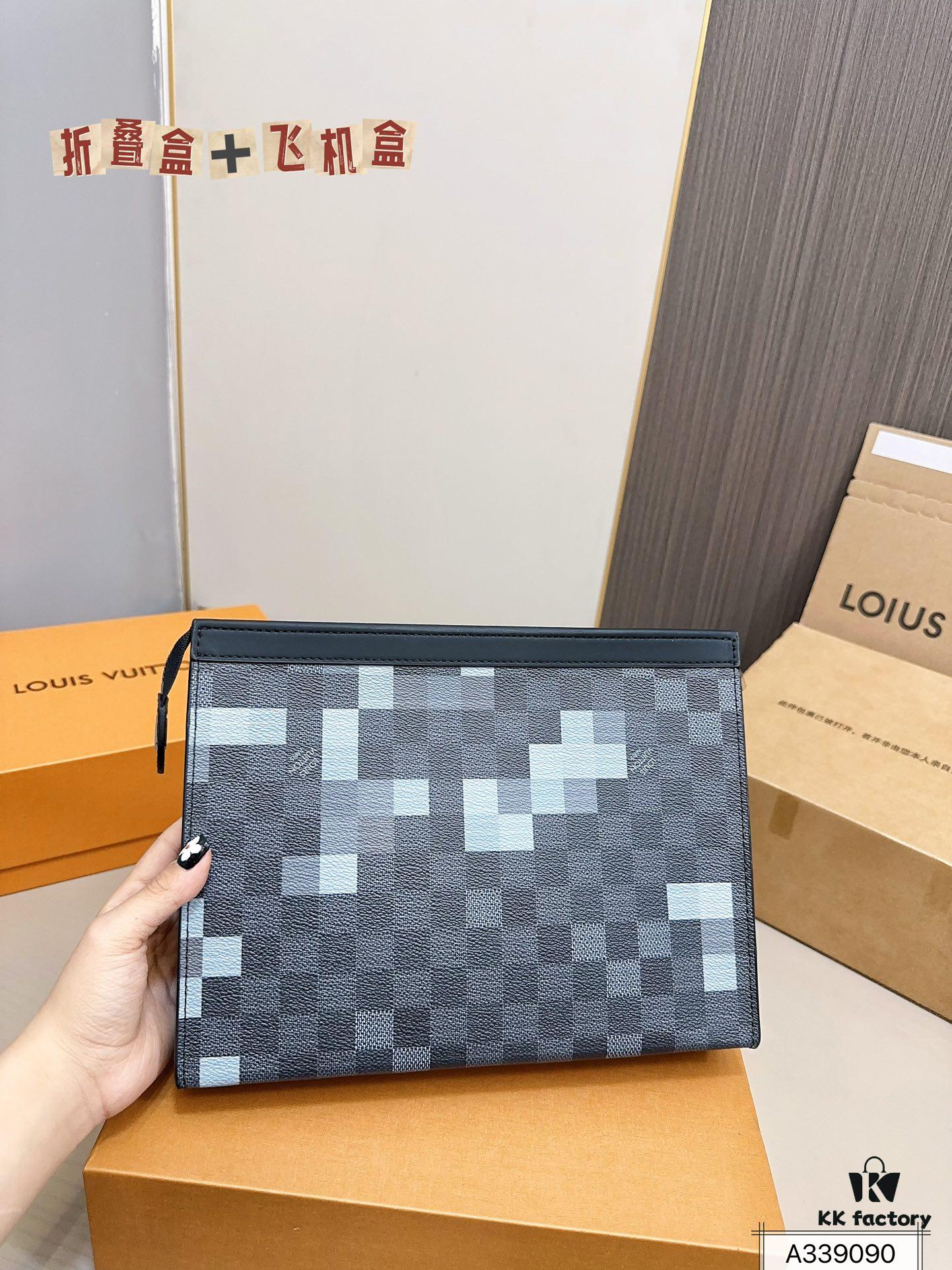 LV Men's Clutch Bag, Full Set Packaging, 28x22cm - Ideal as Toiletry Case, Stylish and Versatile for Daily Commute or Any Occasion