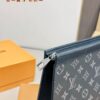 LV Men's Clutch Bag, Full Set Packaging, Dimensions 28 x 22