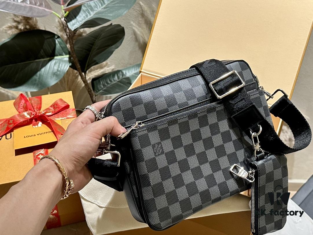 LV Louis Vuitton Men's Crossbody Bag, Tri-fold Design, Premium Imported Fabric, Official Website Aircraft Case Included