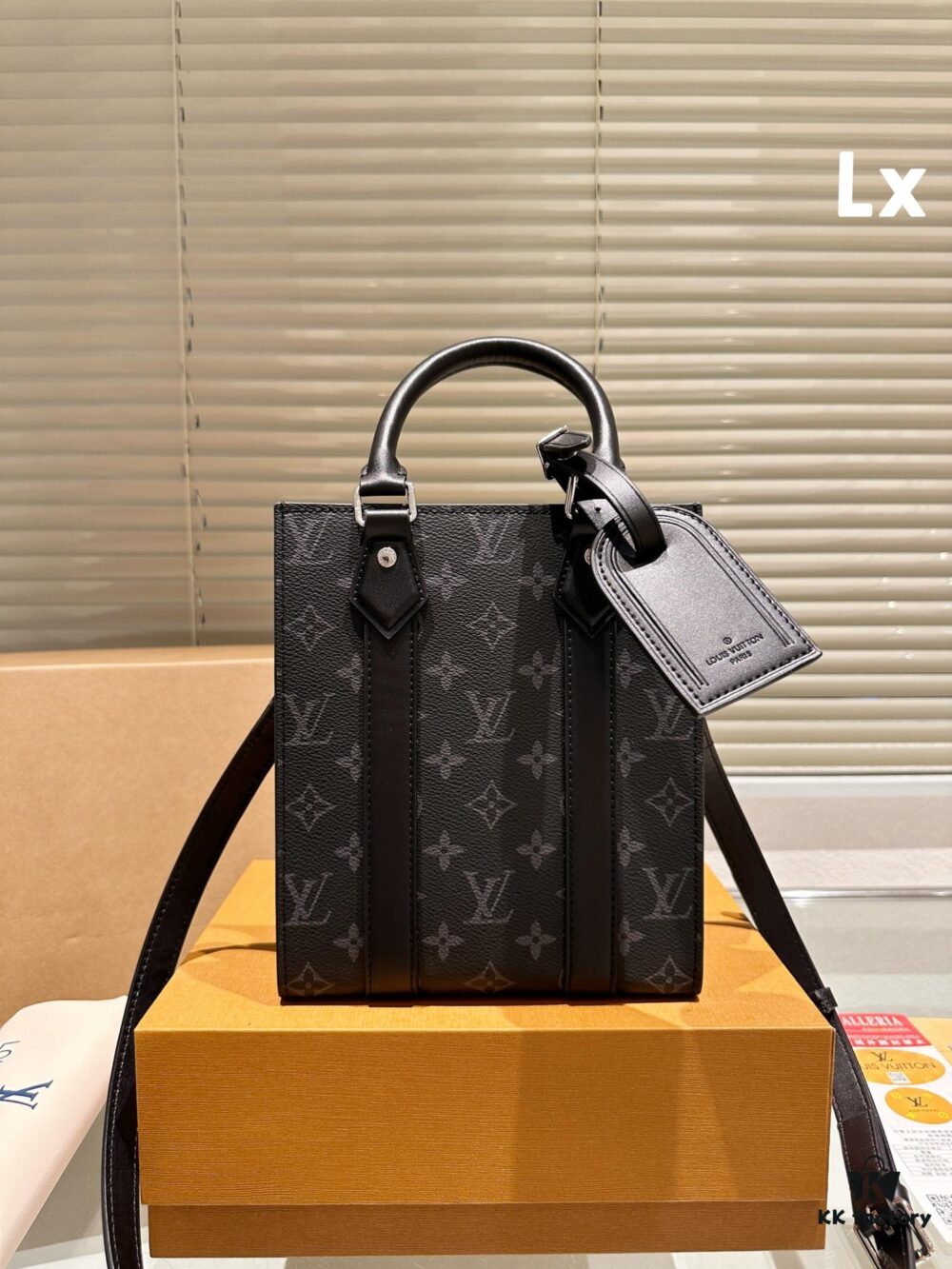 LV Men's Sac Plat VOYAGER Tote Bag with Foldable Box and Airplane Packaging