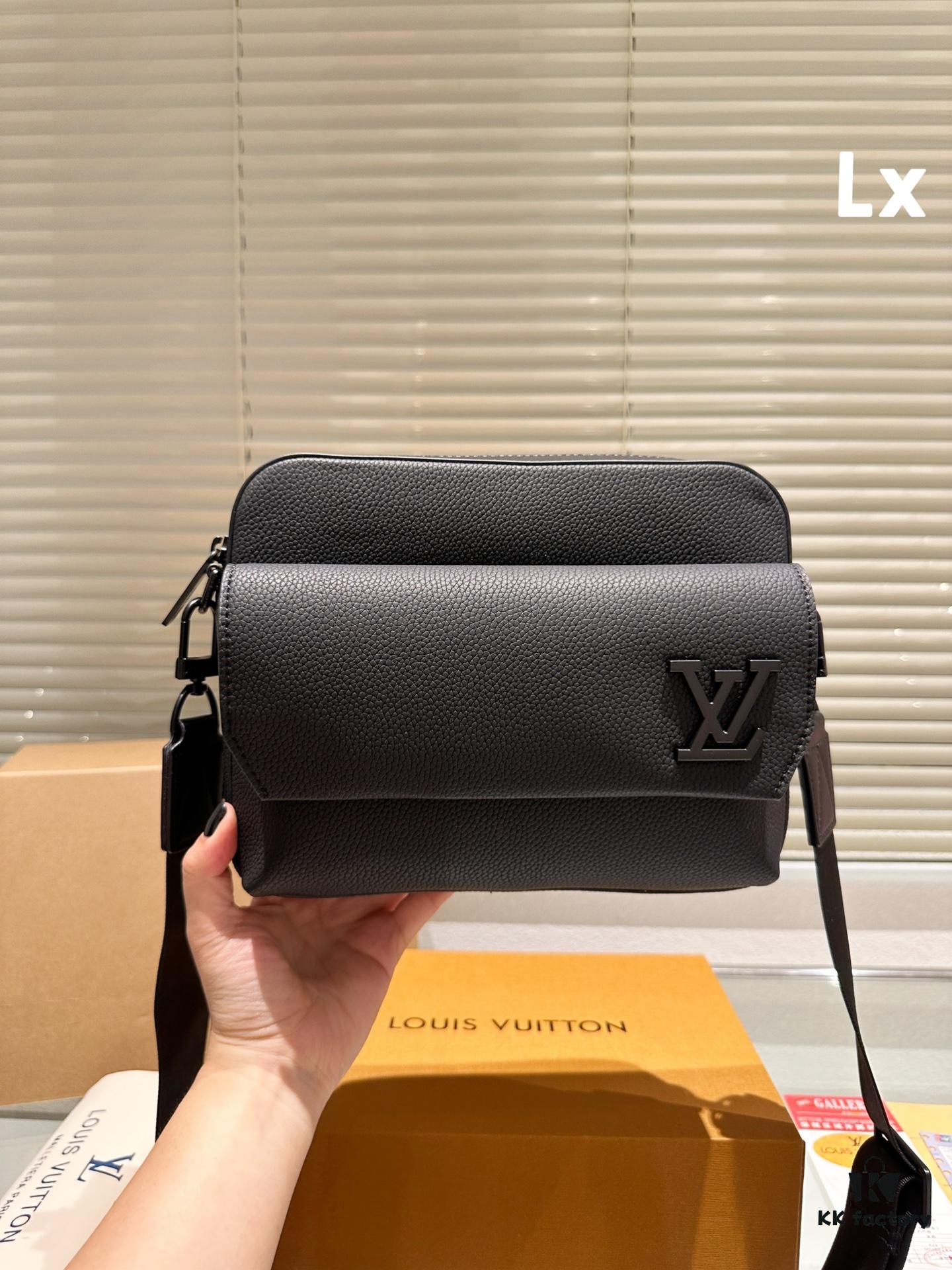 Louis Vuitton Men's Shoulder Bag with Gift Box 🎁