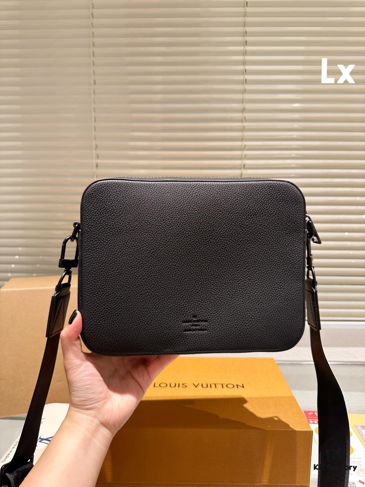 Louis Vuitton Men's Shoulder Bag with Gift Box 🎁