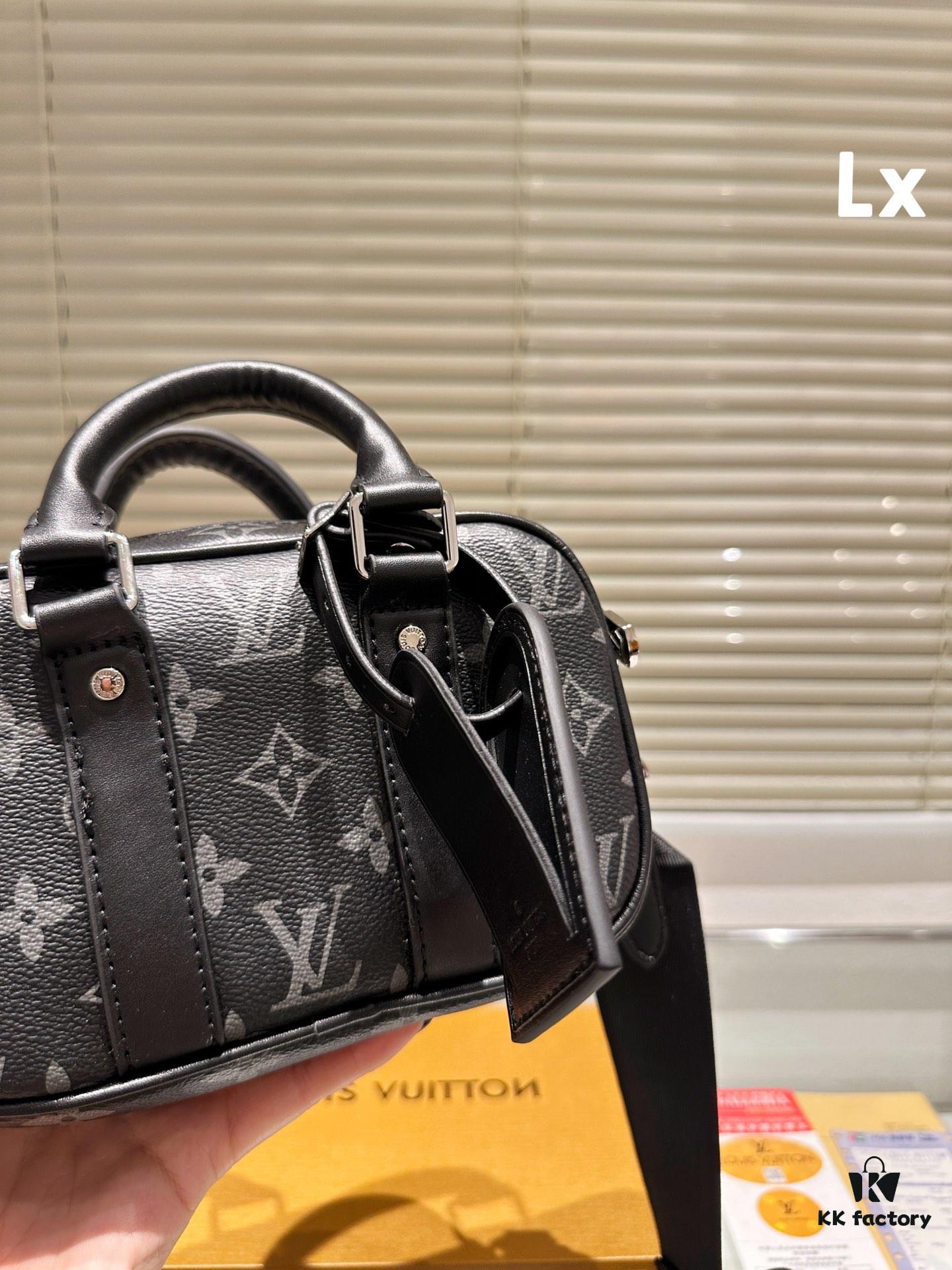 Louis Vuitton Men's Shoulder Bag with Gift Box 🎁