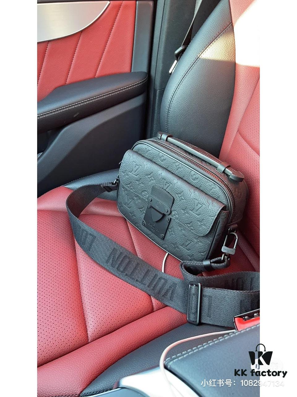 Alessia Milan LV Louis Vuitton 2022 Men's S-LOCK Monogram Messenger Bag Shoulder Crossbody Bag