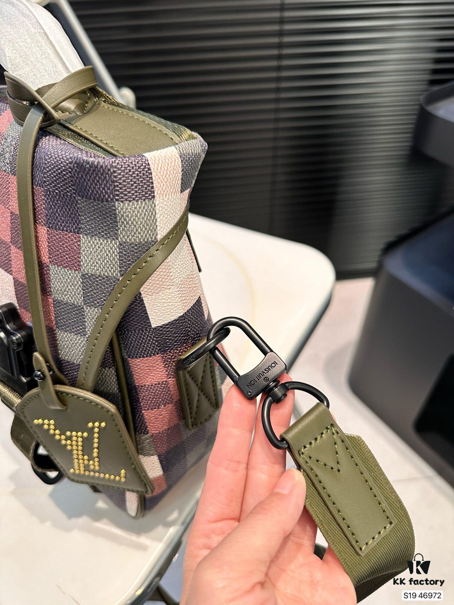 Louis Vuitton Men's Messenger Bag, Shoulder Bag, Size 28x21, Model No. 46972