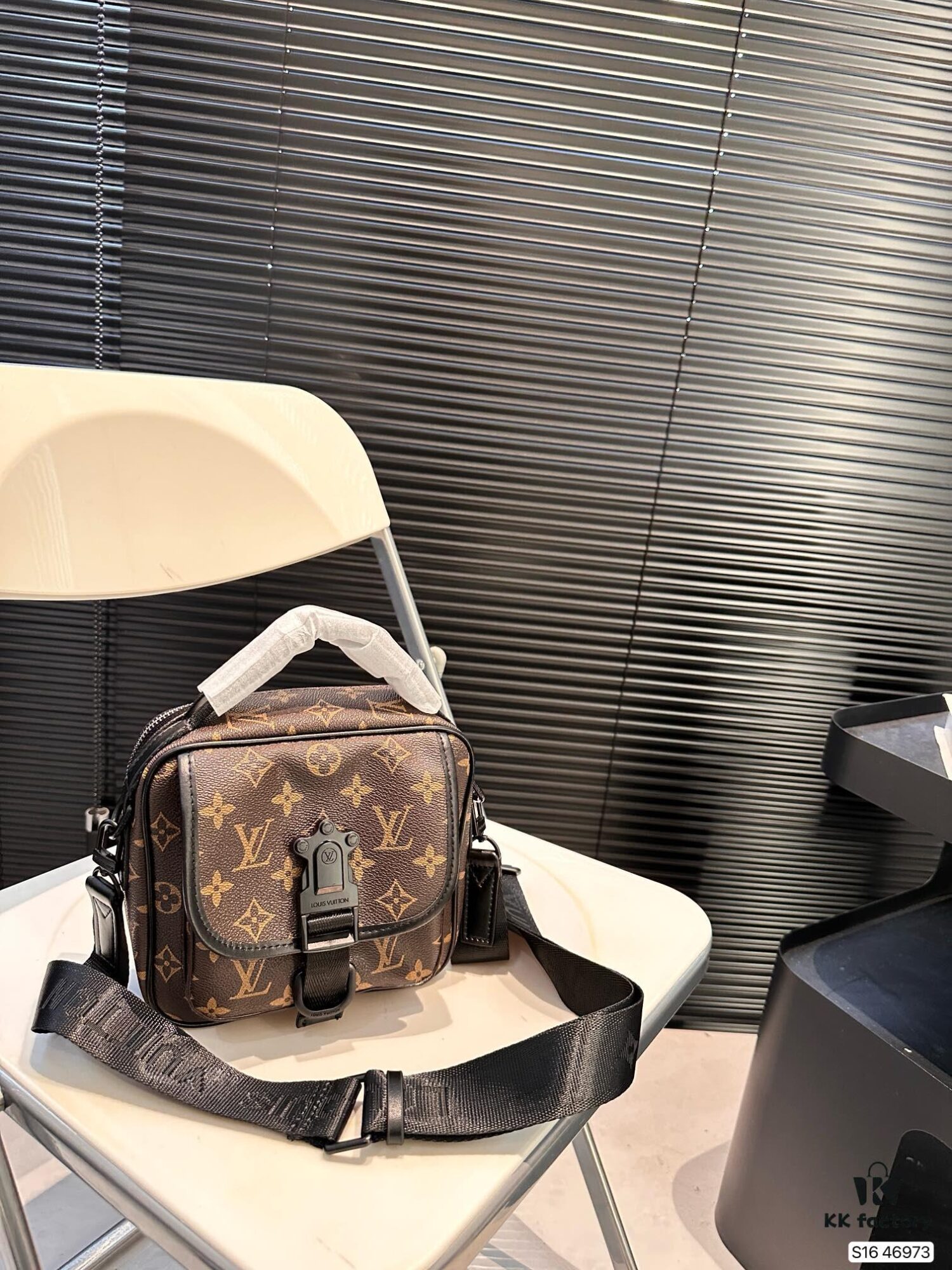 Louis Vuitton Men's Messenger Bag