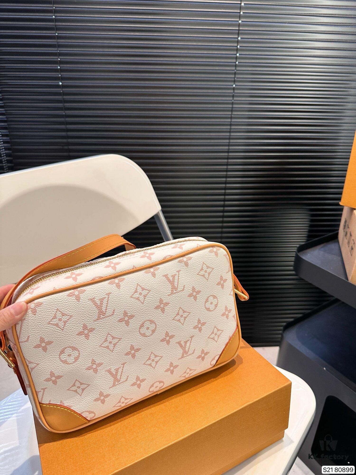 Vintage LV Men's New Camera Bag with Foldable Box, Stylish Crossbody Shoulder Bag