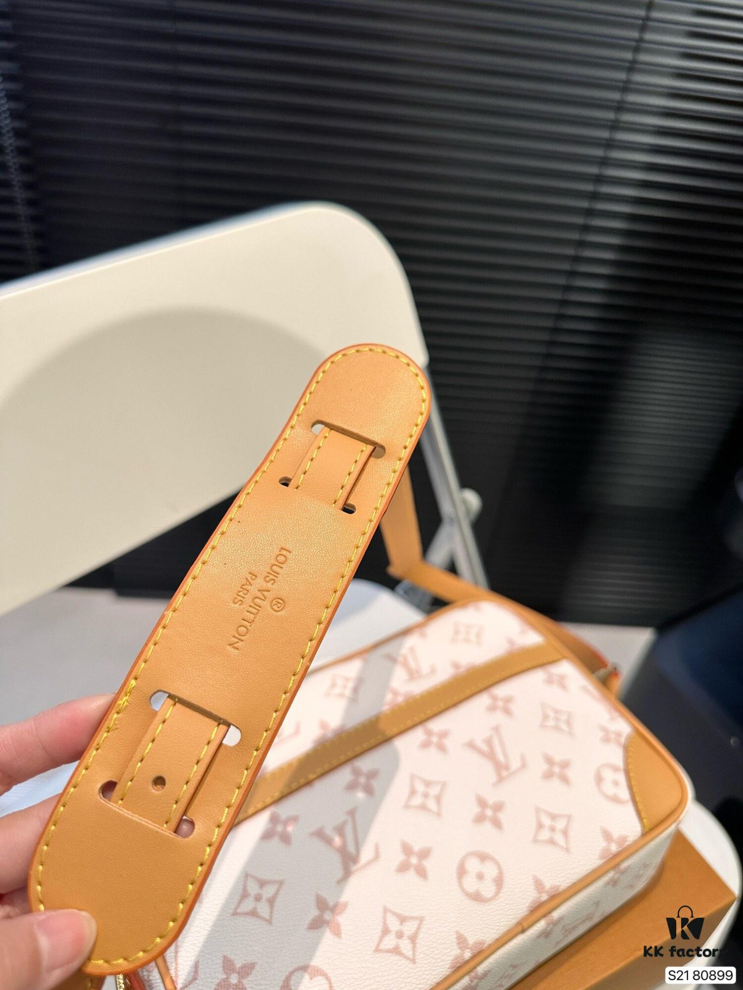 Vintage LV Men's New Camera Bag with Foldable Box, Stylish Crossbody Shoulder Bag